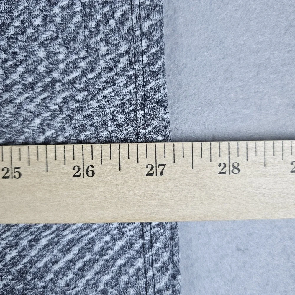 Lululemon Vinyasa Scarf Womens One Size Heather Gray Herringbone Snap Arm Holes